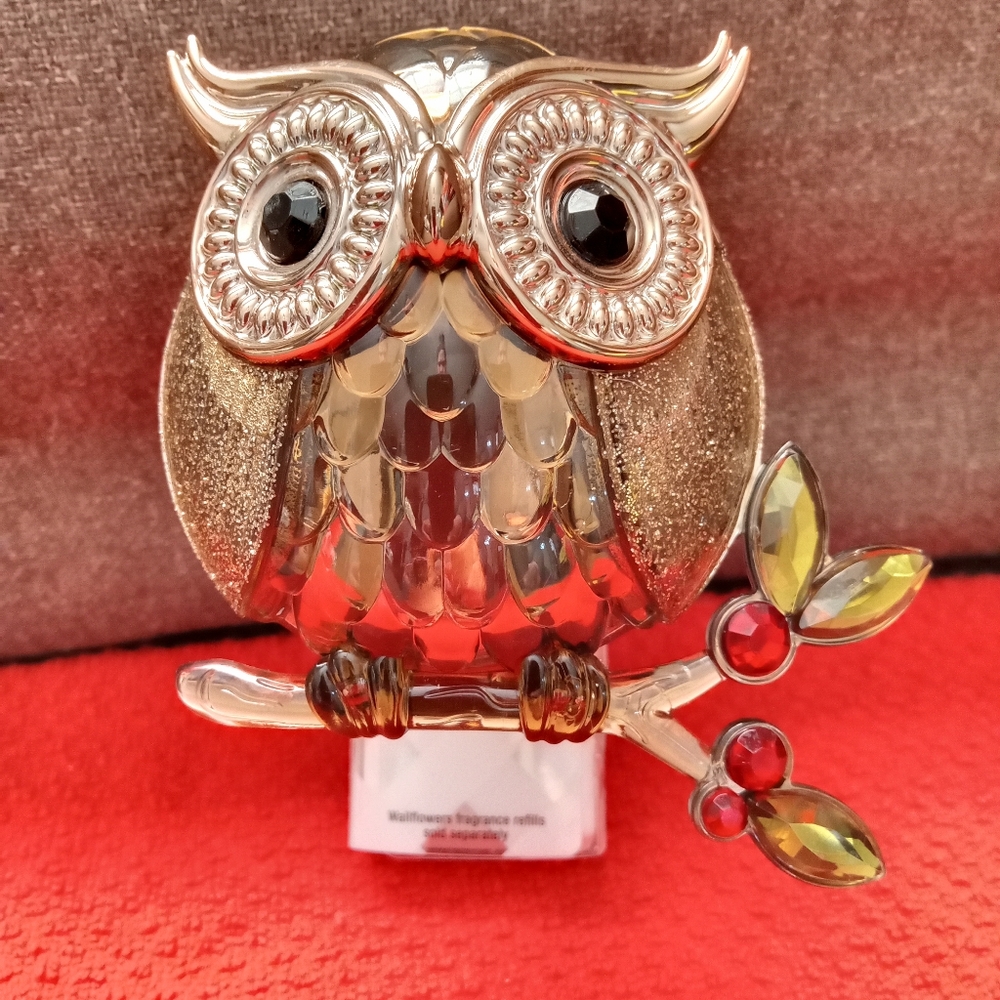 Bath and Body Works Owl wallflower plug in